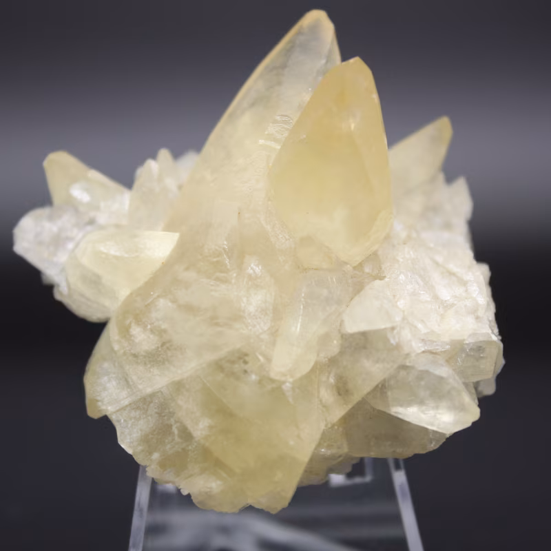 Minerais Fluorescentes: Quando as Pedras Brilham no Escuro calcite 54