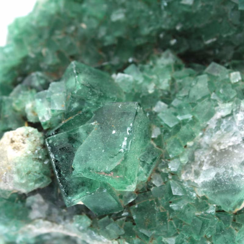 Minerais Fluorescentes: Quando as Pedras Brilham no Escuro fluorite brute 030