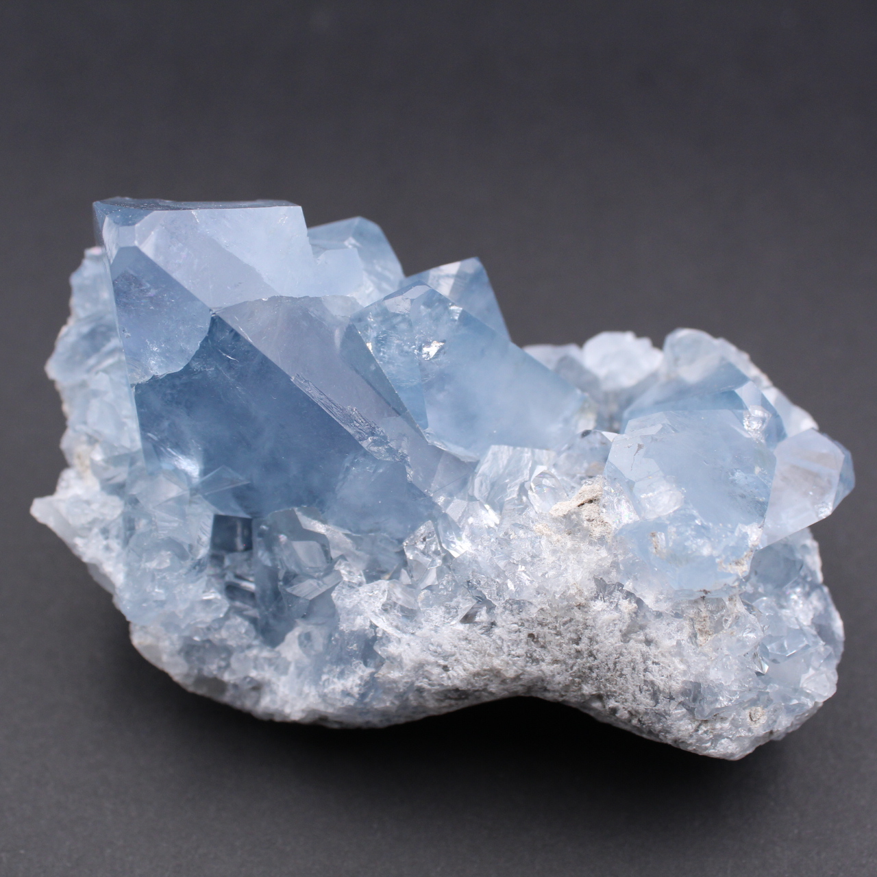 Cristais de celestita azul