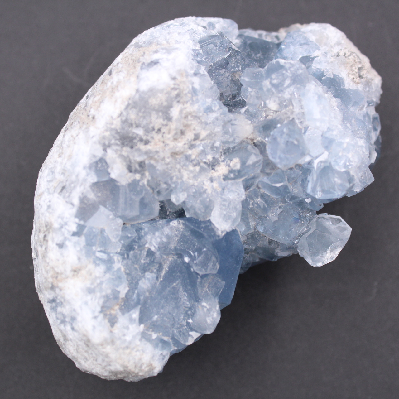 Cristais de celestita azul
