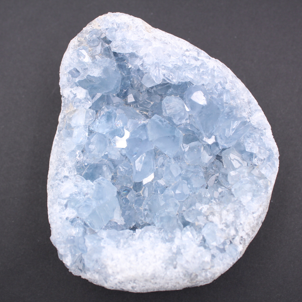Cristais de celestita azul