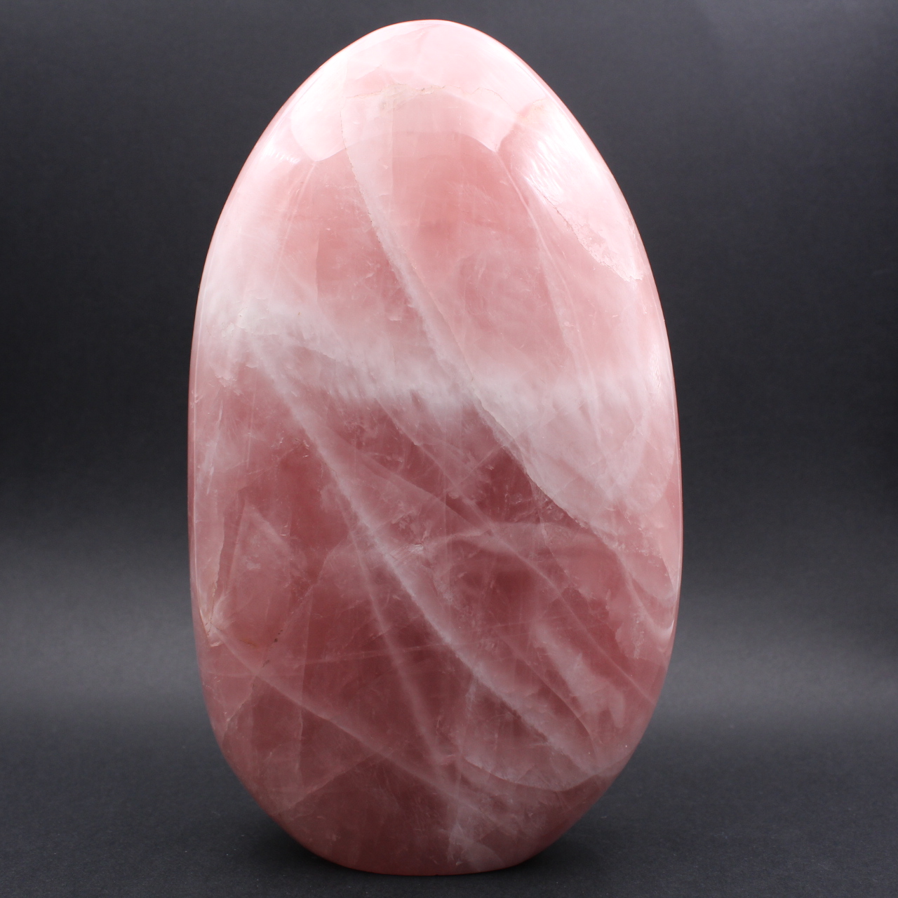 Grande bloco polido de quartzo rosa