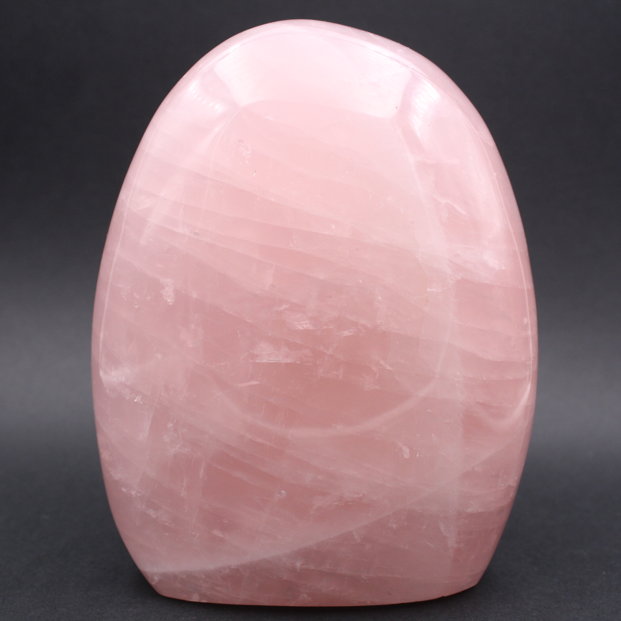 Grande bloco polido de quartzo rosa