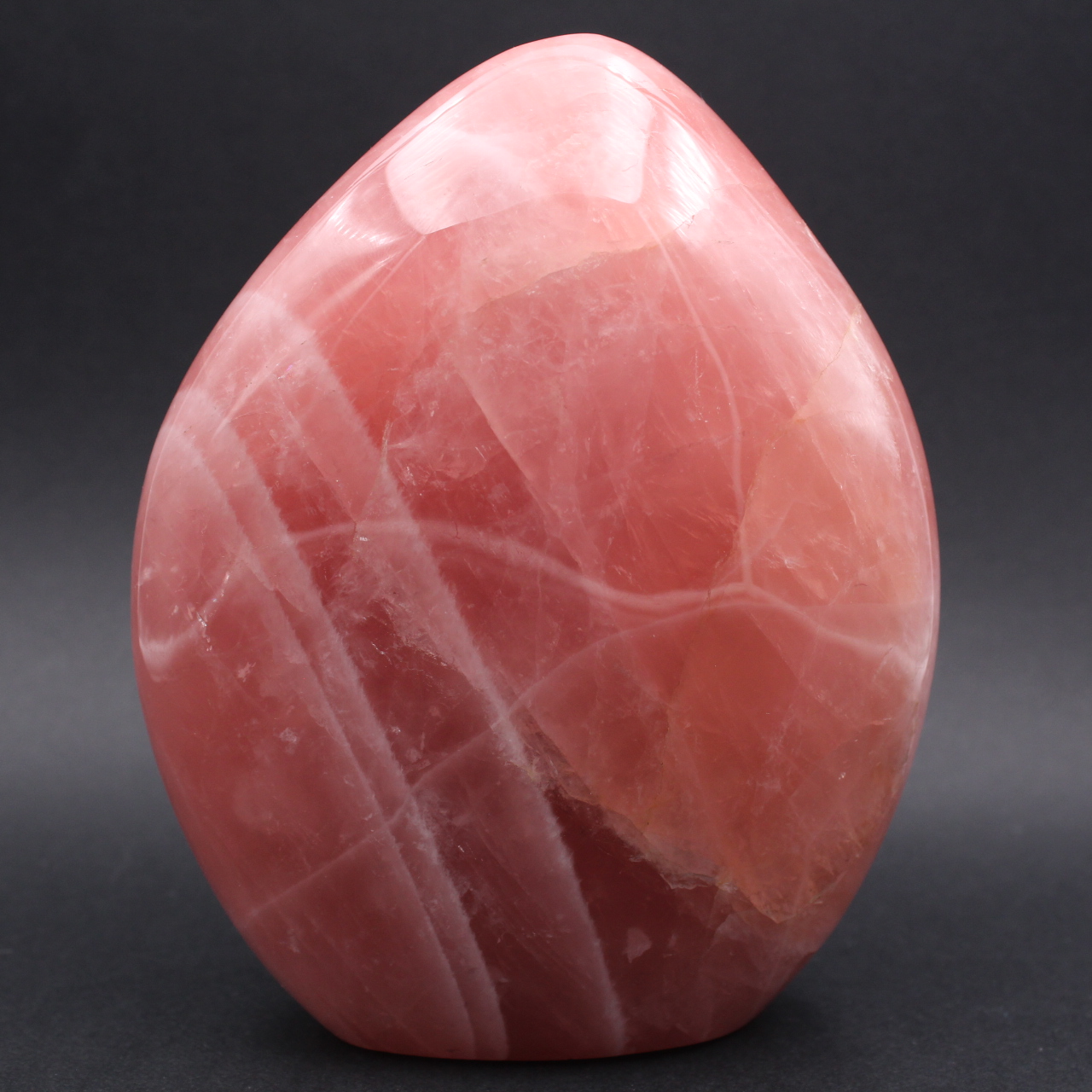 Grande bloco polido de quartzo rosa