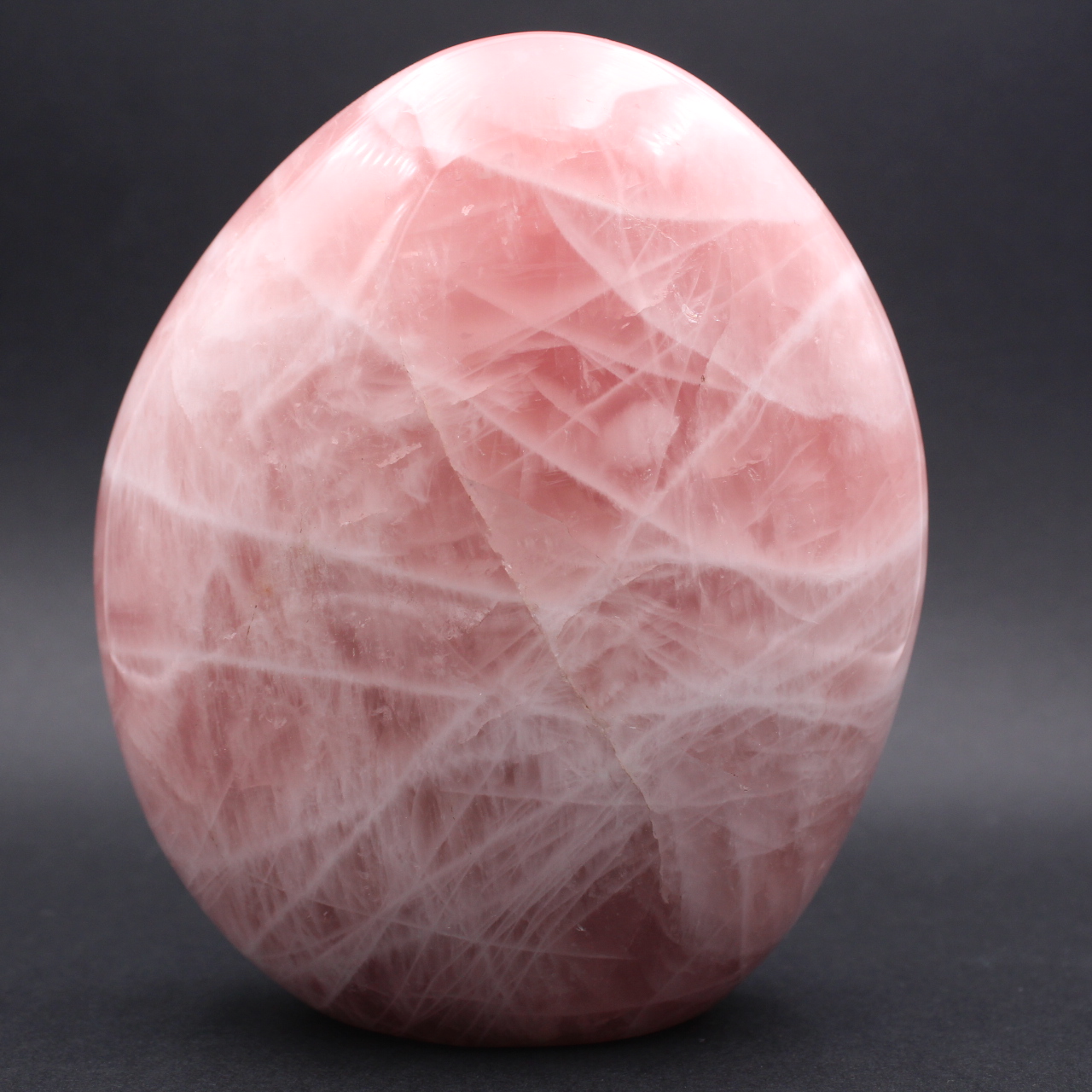 Grande bloco polido de quartzo rosa