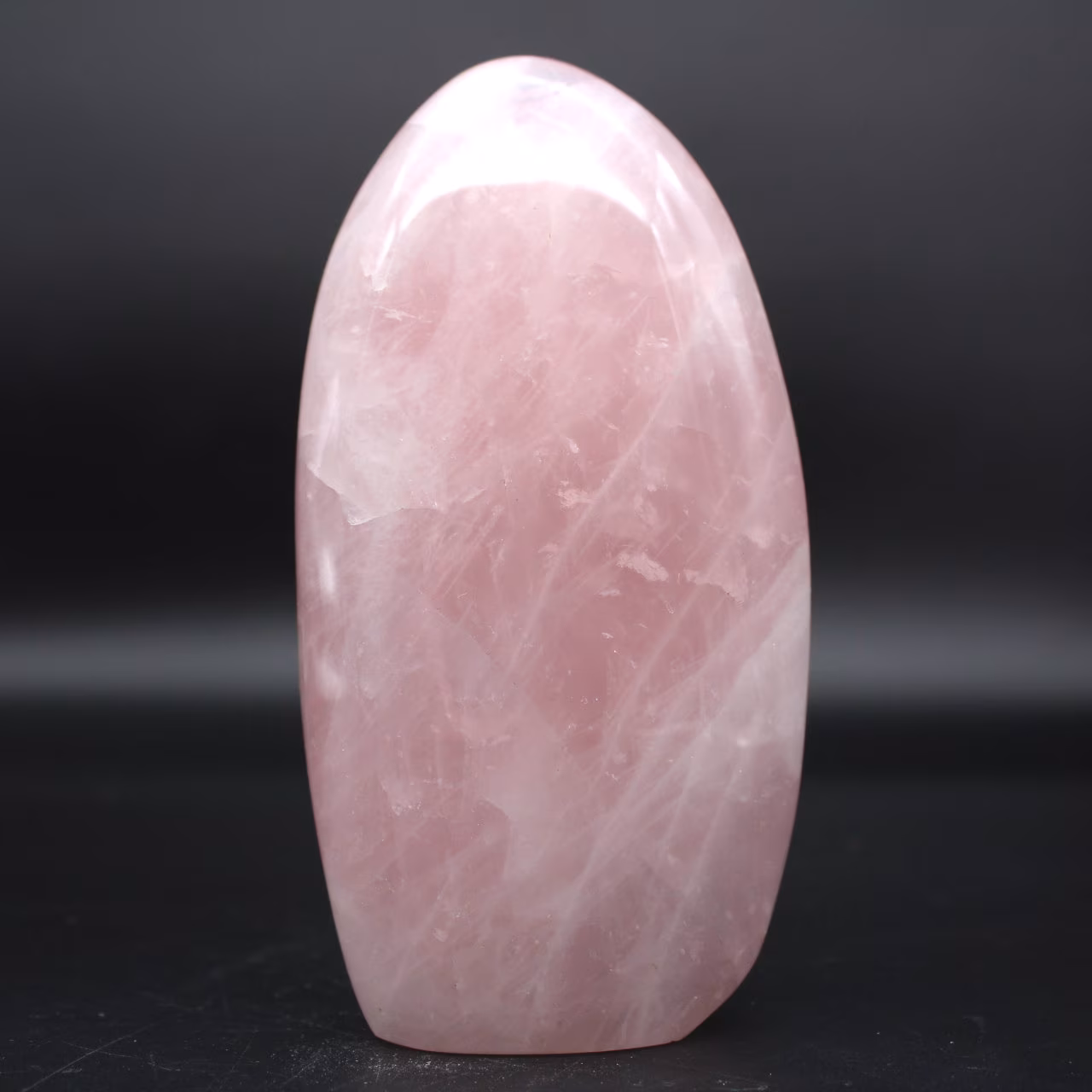 Pedra de quartzo rosa de forma livre