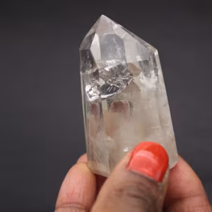 Cristal de rocha com inclusão