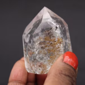 Prisma de cristal de rocha com inclusão