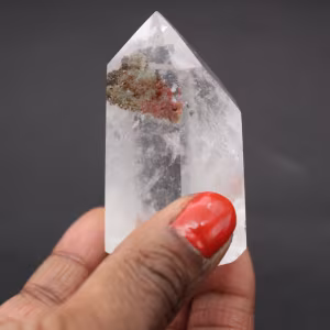 Prisma de cristal de rocha com inclusão