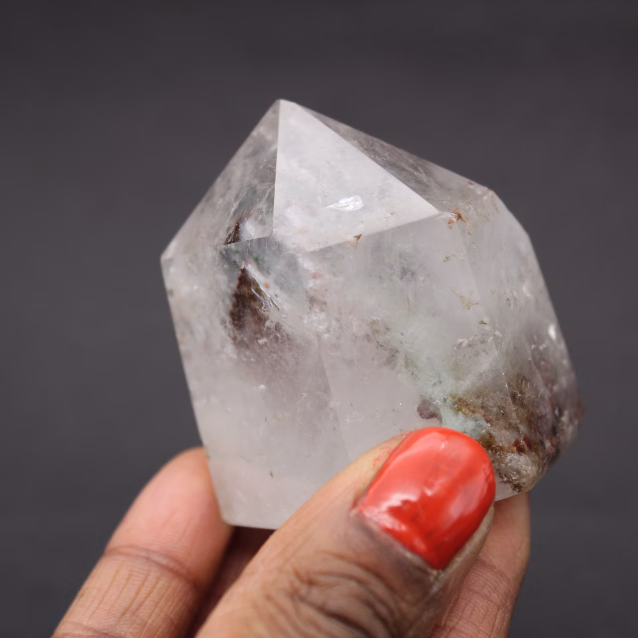 Prisma de cristal de quartzo com inclusão
