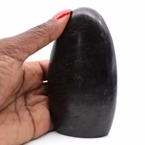 Pedra polida em diopside
