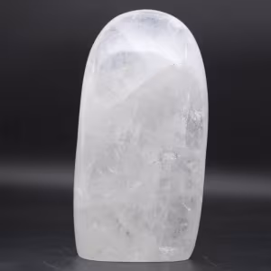 Forma livre de cristal de rocha polido