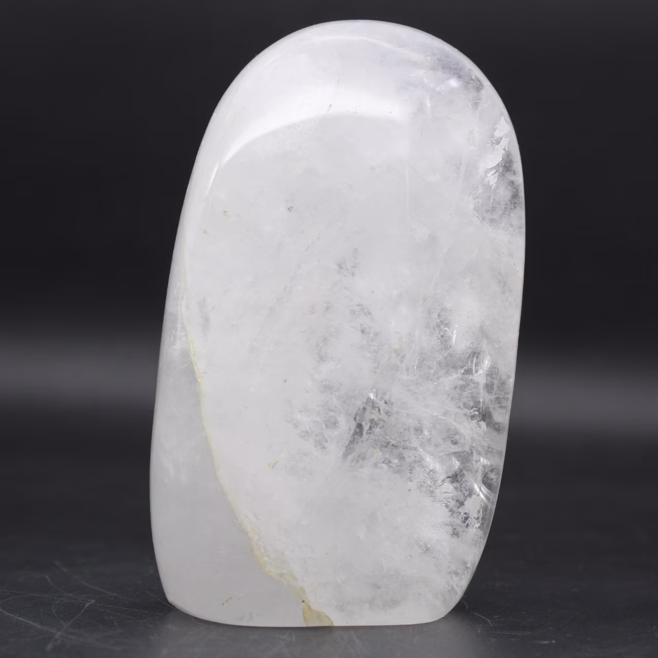 Pedra decorativa em cristal de rocha polido