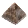 Pirâmide de pedra microclina de Madagascar - 2