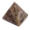 Pirâmide de pedra microclina de Madagascar - 2
