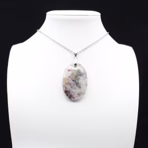 Pendente oval com inclusão de turmalina rosa
