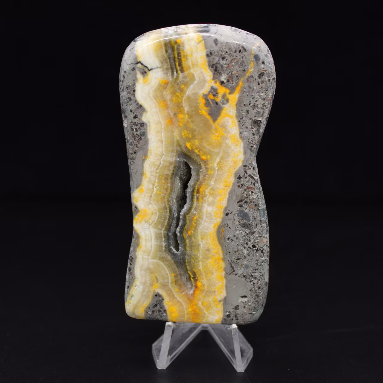Jaspe liso, pedra vulcânica tipo abelha