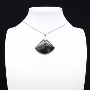 Pingente Kambamba Jasper em formato de leque