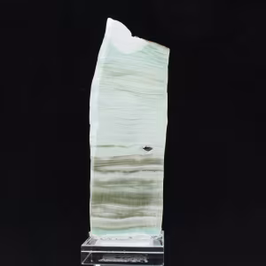 Pedra de aragonita verde ideal para coleção