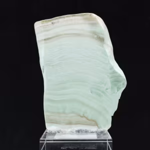 Fatia polida de aragonita verde mineral bruto de qualidade