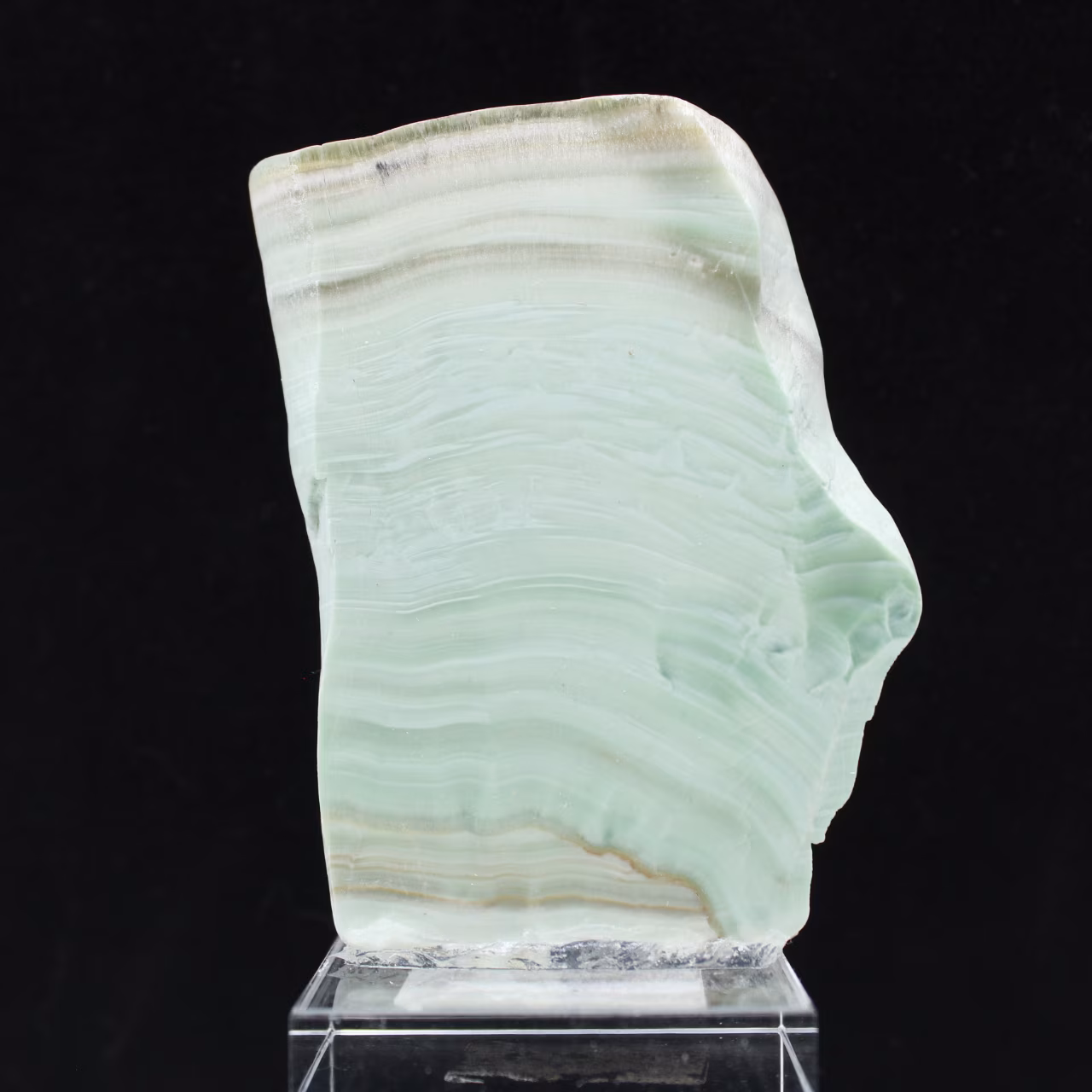 Fatia polida de aragonita verde mineral bruto de qualidade