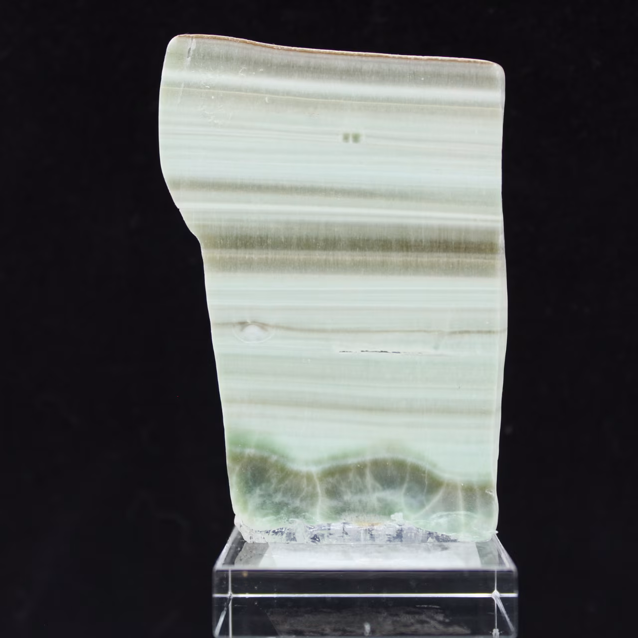 Pedra de aragonita verde ideal para coleção