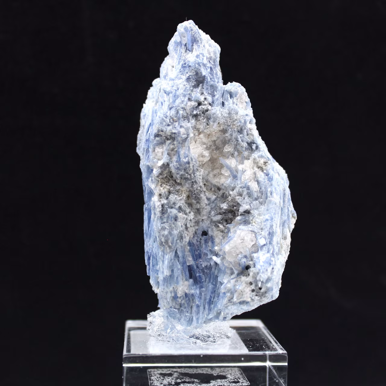 Cristais de Cianite