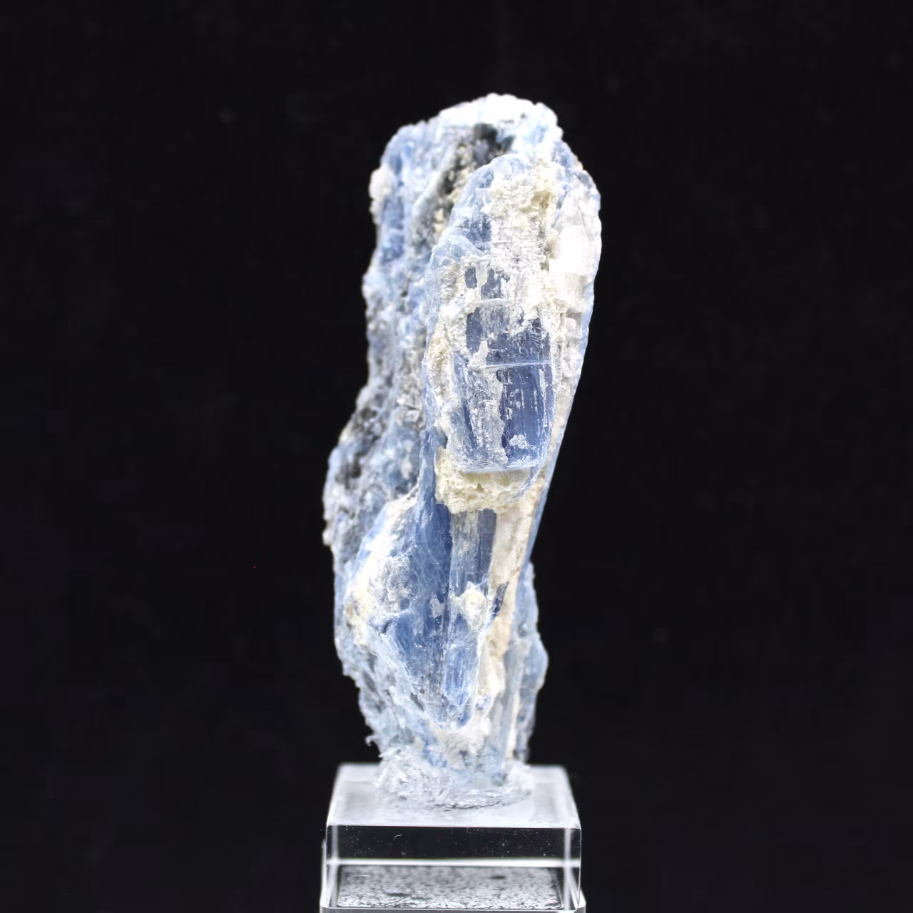 Cristais de Cianite