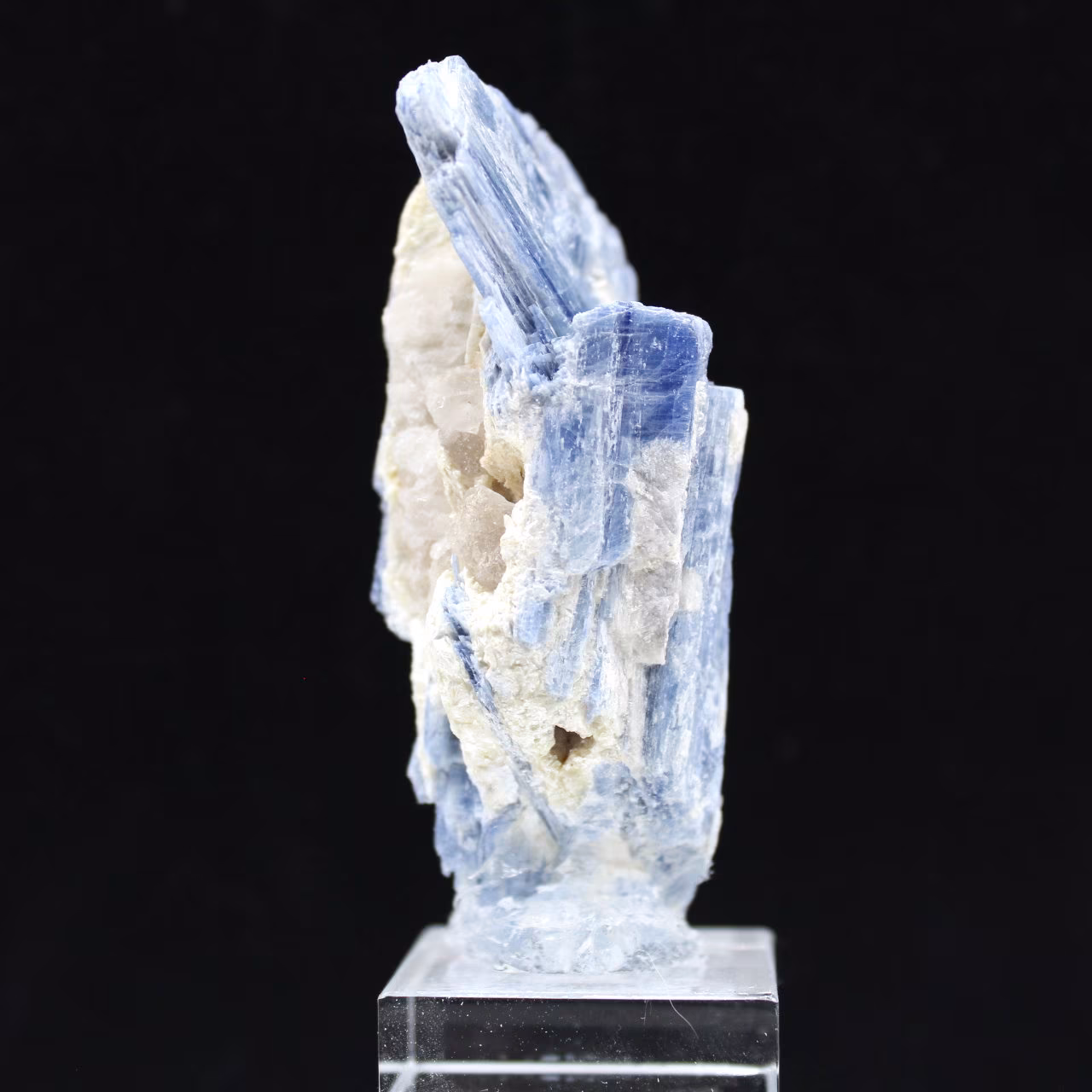 Cristais de Cianite
