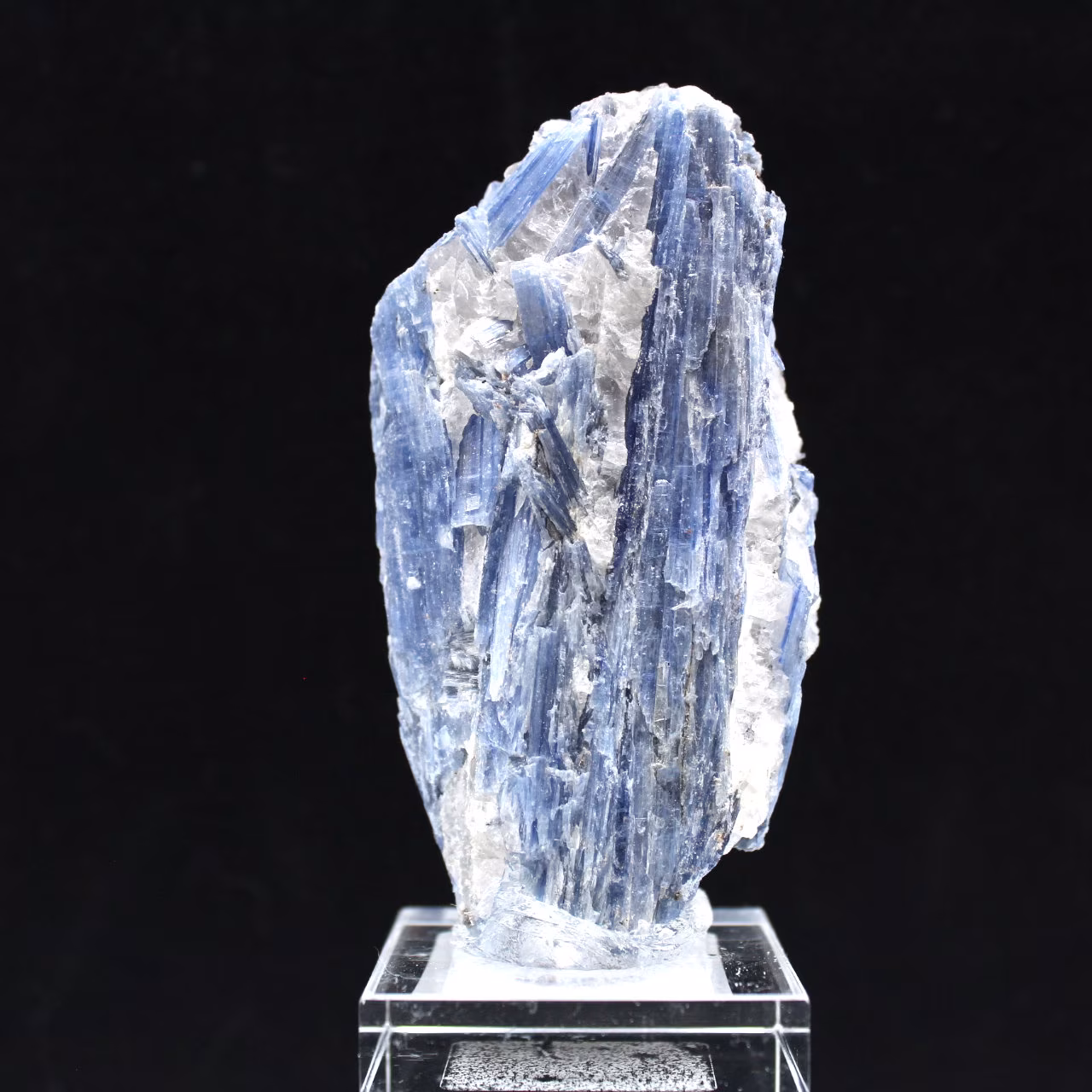 Cristais de Cianite