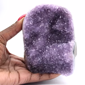 Geodo de Ametista, Tamanho Médio, Brasil – Brilho Cristalino