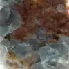 Fluorita verde natural: Amostra em rocha para coleta - 7