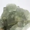 Pedra de fluorita verde bruta: Amostra cristalizada sobre rocha - 6