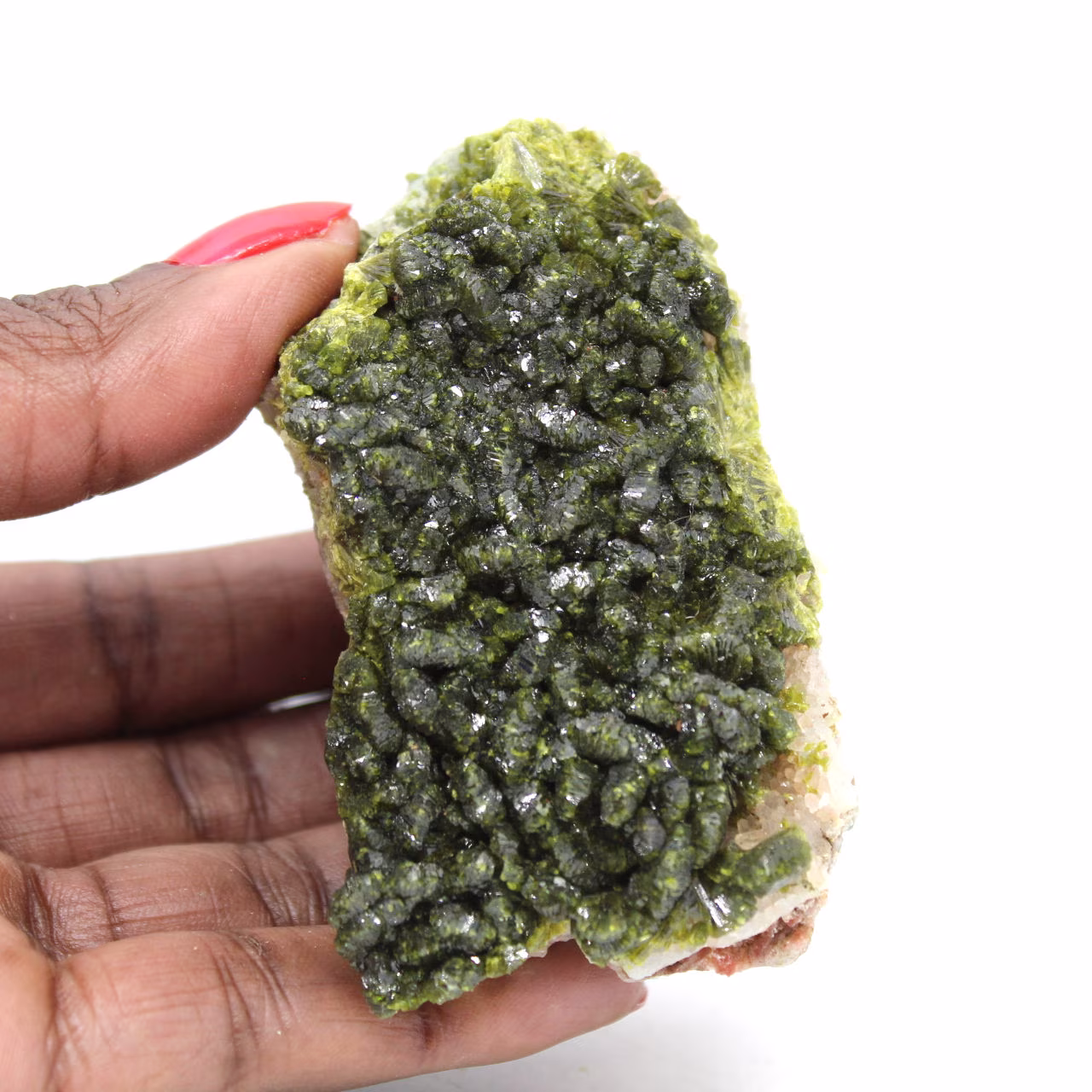 Epidoto verde de Imilchil, uma formação natural em ganga.