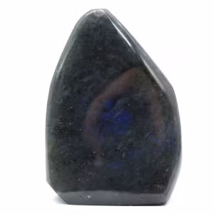 Pequeno ornamento de labradorita polida, rocha mineral