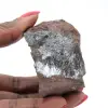 Pequenos cristais de pirolusita em matriz autêntica - 1