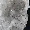 Espécime de quartzo bruto com inclusões de goethita: estética e ciência. - 3