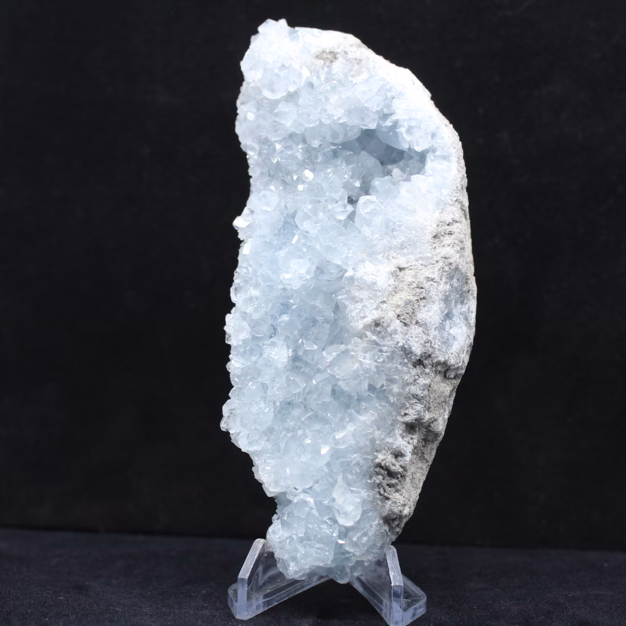 Celestita de Madagascar: Geodo de Cristal Azul