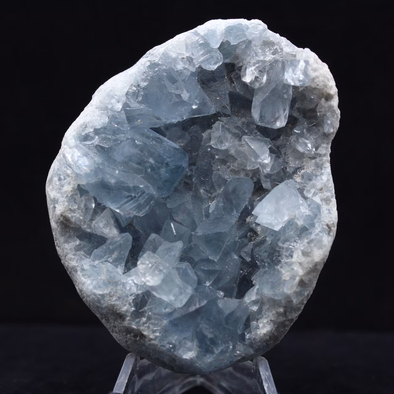 Celestita azul: Espécime mineralógico malgaxe