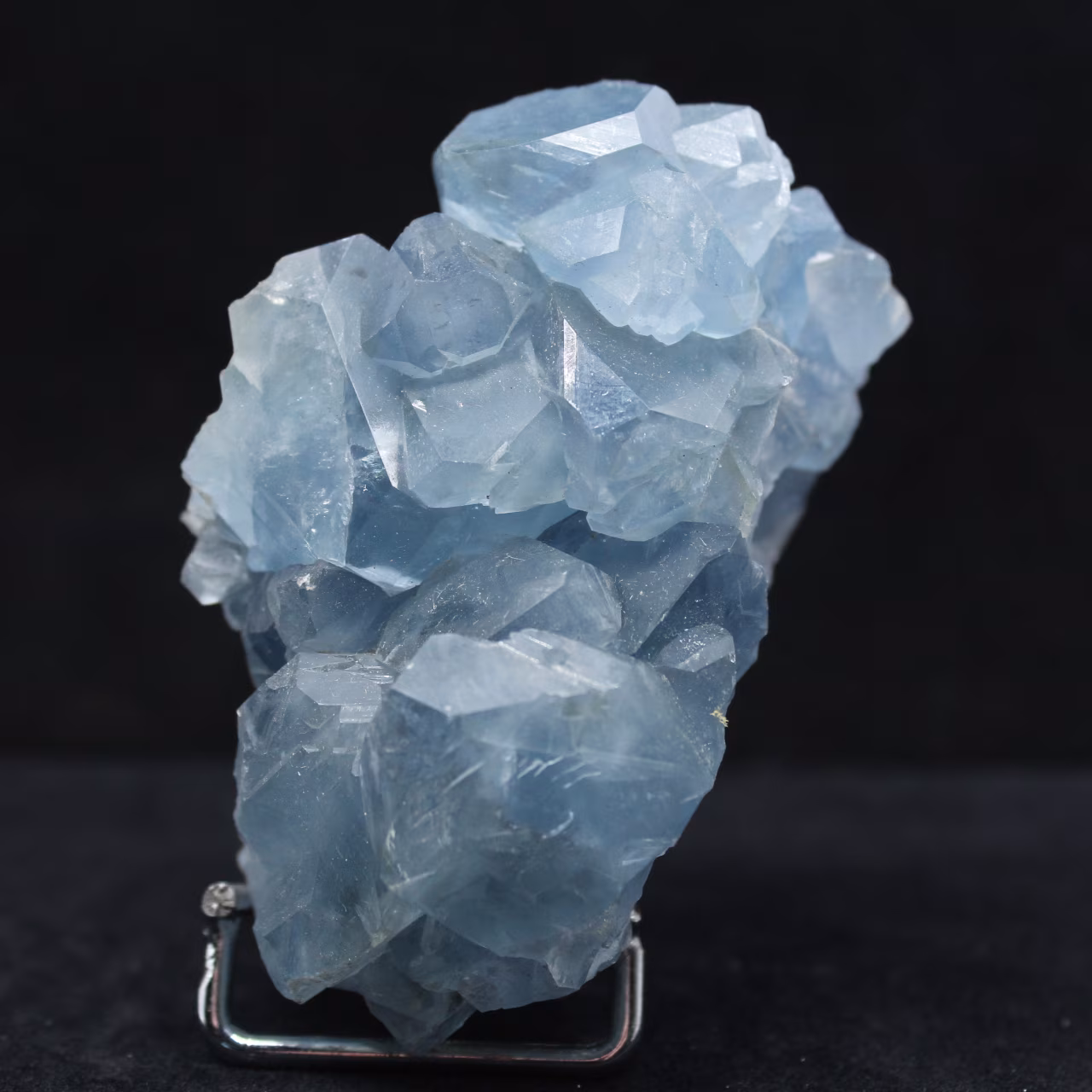 Celestina malgaxe: drusa de cristal azul