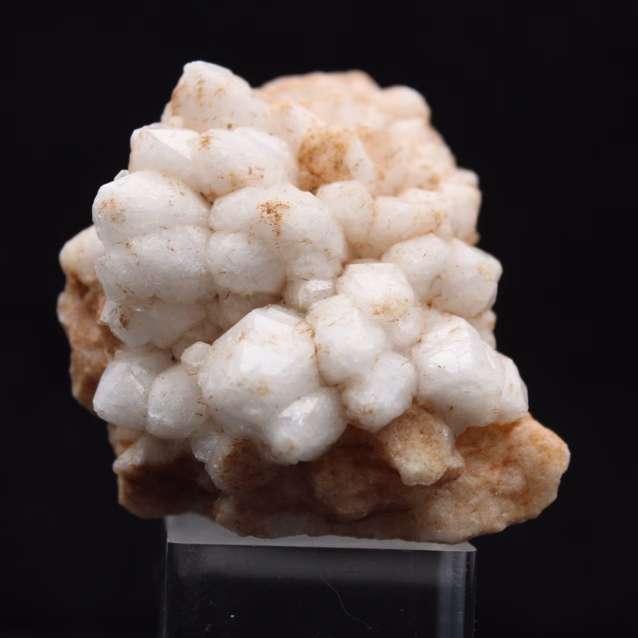 Quartzo em forma de flor marroquina com cristalização fina.