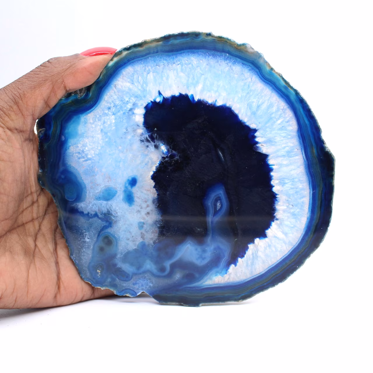 Fatias de ágata azul polidas para decoração e estudo.