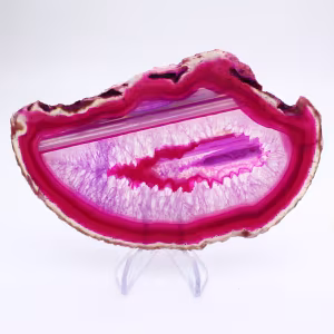 Ágata decorativa polida com tonalidade rosa
