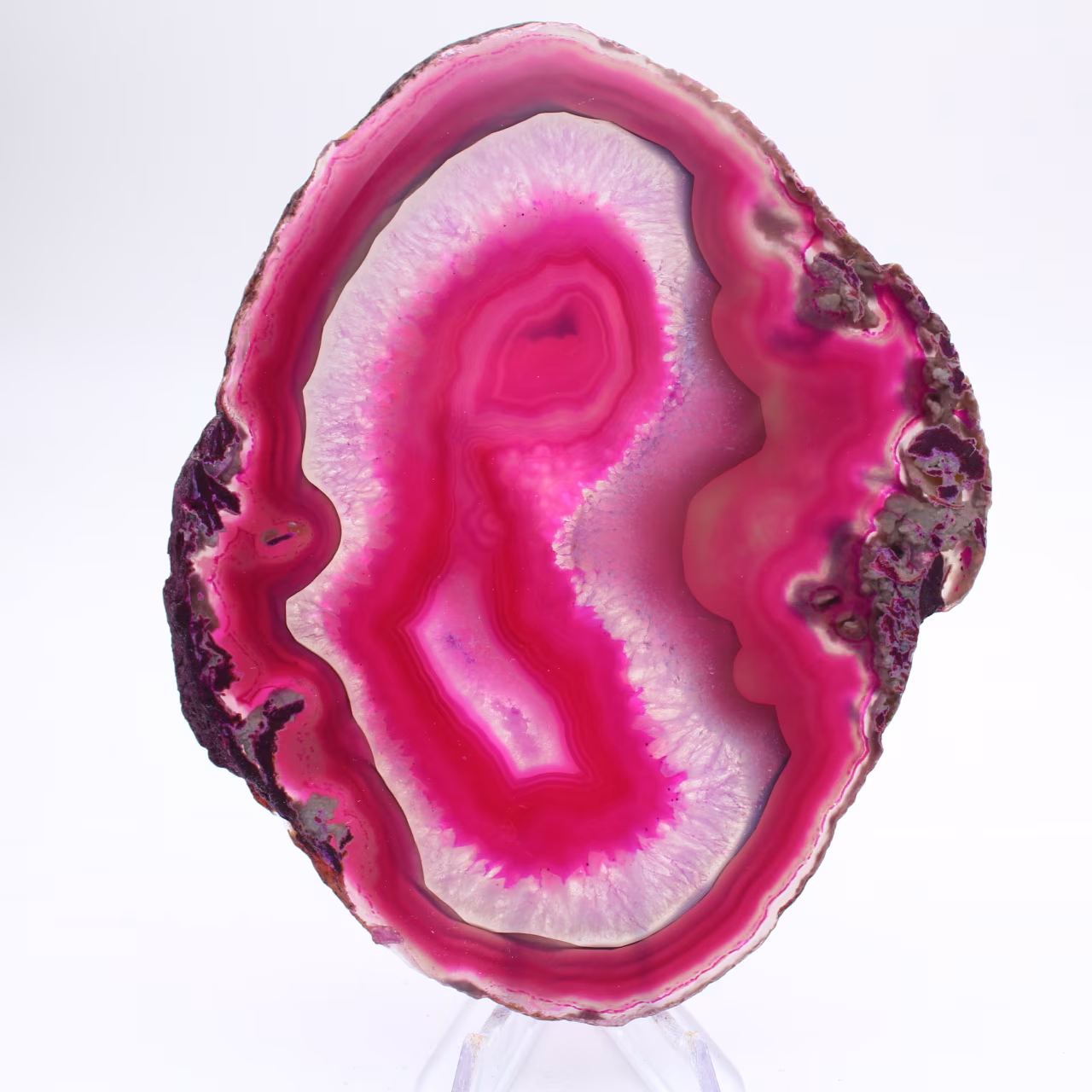 Fatia de ágata natural com tonalidade rosa.