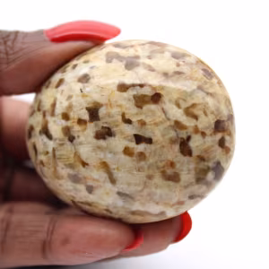Pequeno seixo de feldspato de Madagascar – Espécime natural