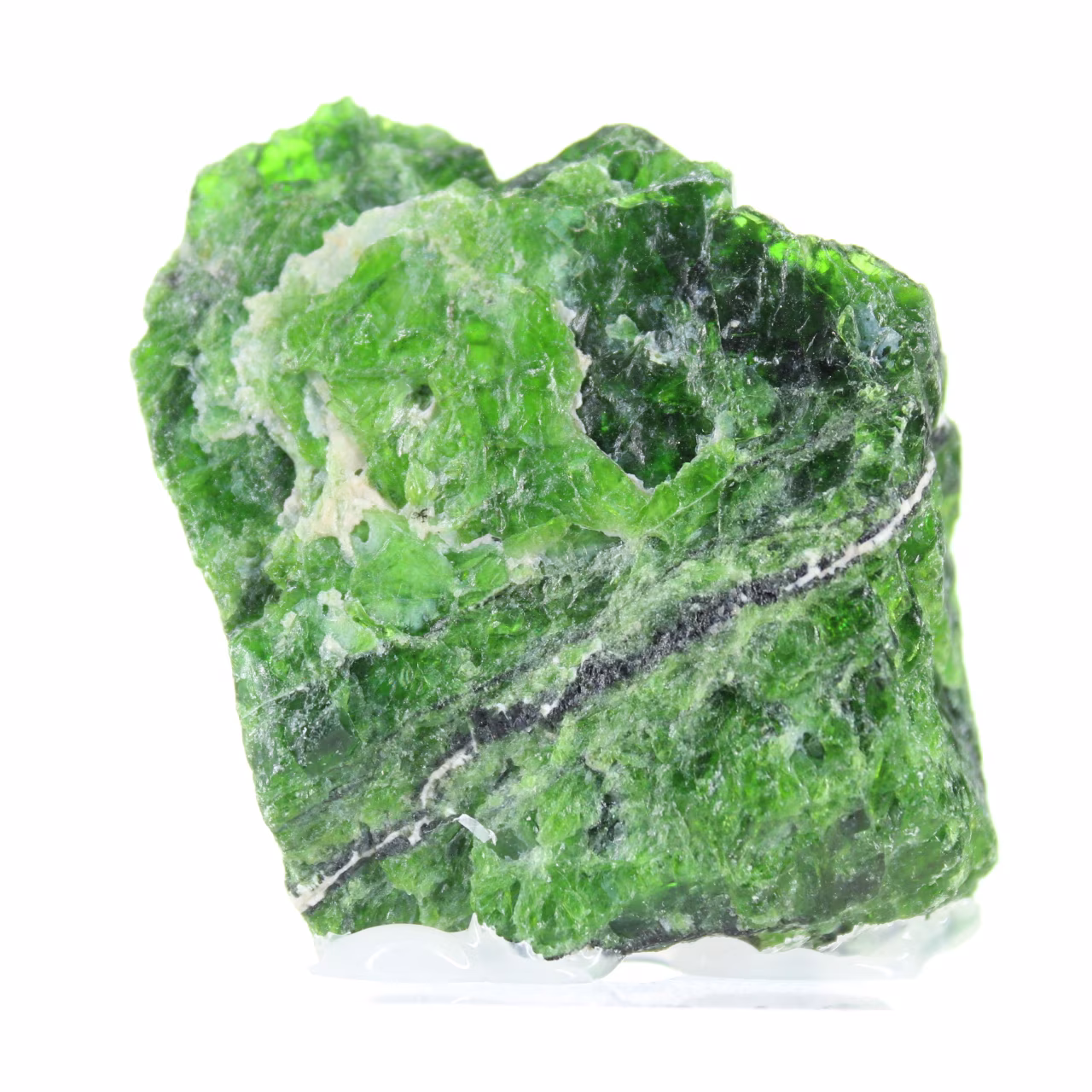 Diopsídio de cromo natural bruto, espécime verde da Finlândia, 80 g