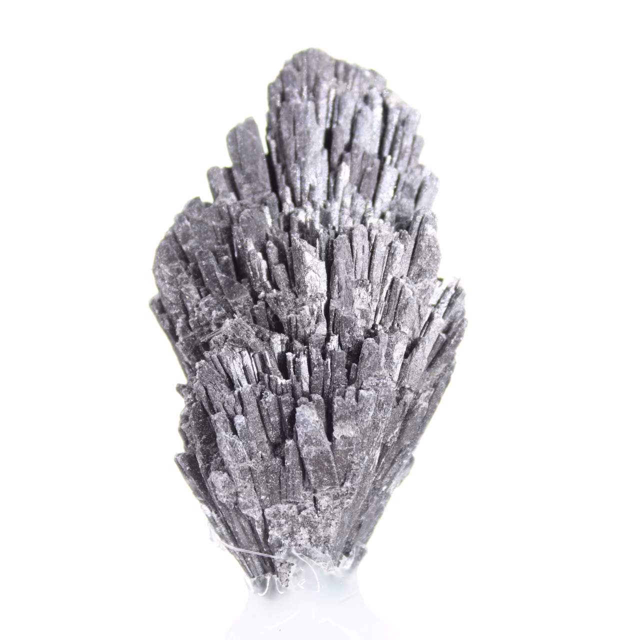 Cyanite noire du Brésil, pièce brute sur support acrylique 30 g