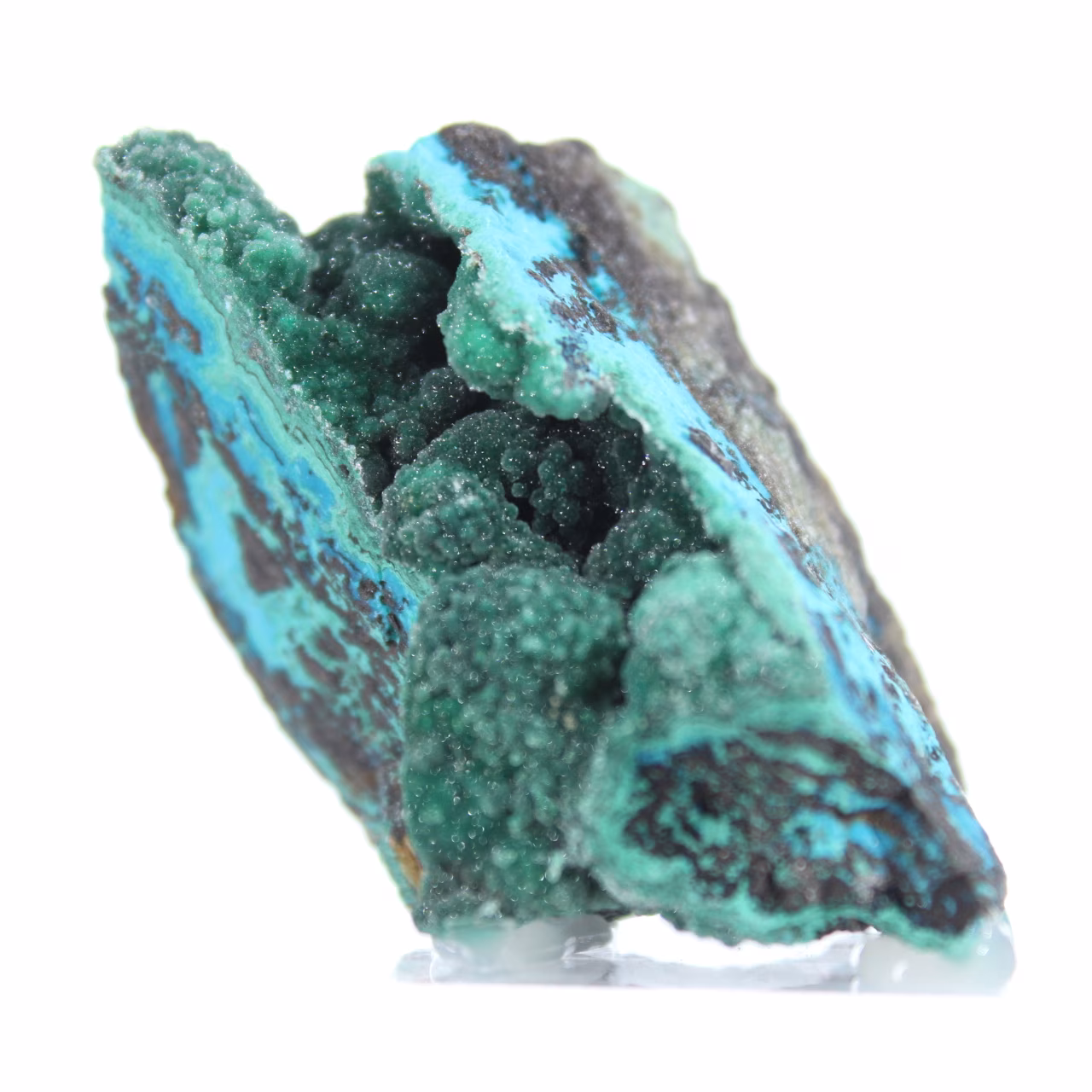 Brochantite chilena bruta, peça de colecionador, sobre base.