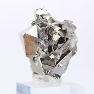Espécime mineralógico de pirita octaédrica do Peru