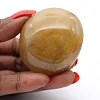 Pequeno seixo de quartzo amarelo malgaxe para expor - 2